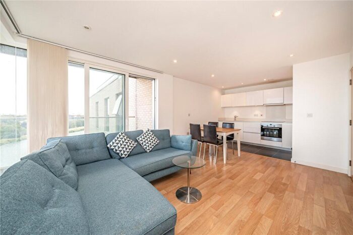 2 Bedroom Apartment To Rent In Woodberry Downs, London, N4