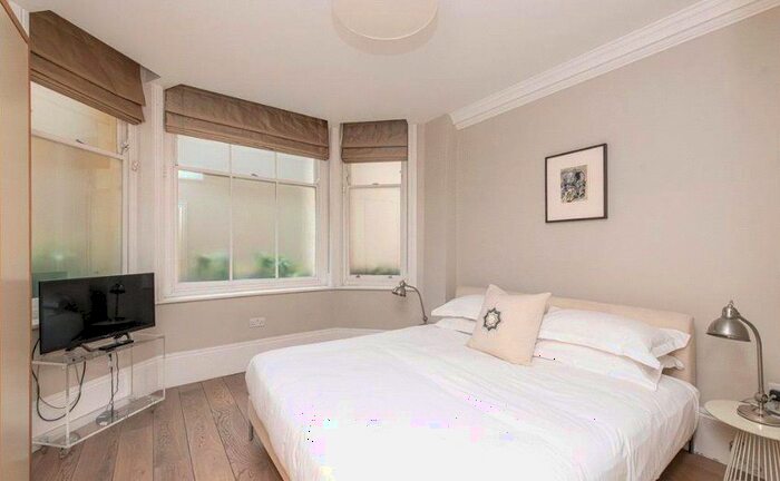 1 Bedroom Flat To Rent In Welbeck Street, Marylebone, London, W1G