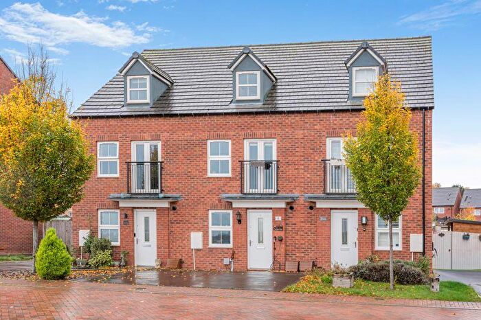 3 Bedroom Terraced House For Sale In Lock Drive, Banbury - No Onward Chain, OX16