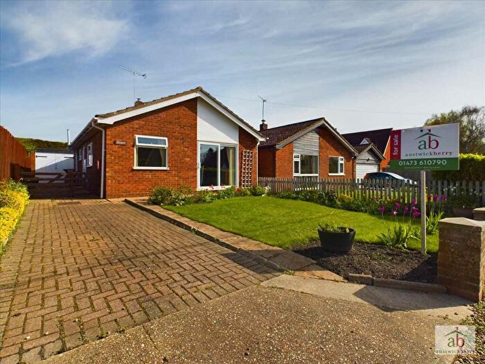 2 Bedroom Bungalow For Sale In Swan Lane, Westerfield, IP6