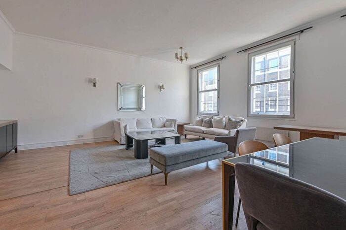 3 Bedroom Flat To Rent In Blandford Street, Marylebone, London, W1U