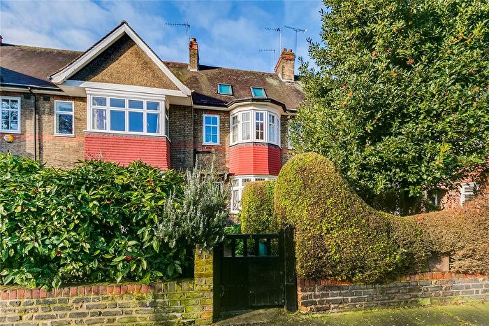 2 Bedroom Semi-Detached House To Rent In Holmcote Gardens, Highbury, N5