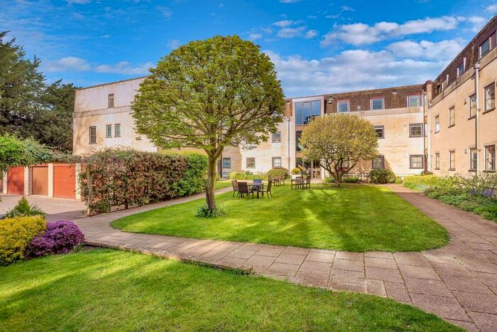 2 Bedroom Flat To Rent In Abbey House, Cirencester, GL7