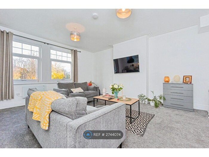 4 Bedroom Flat To Rent In West Didsbury, Manchester, M20