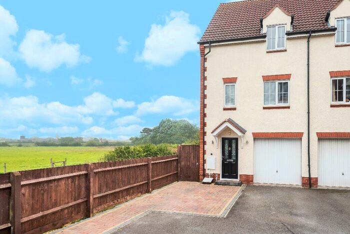 3 Bedroom Semi-Detached House To Rent In Pennine Close, Walton Cardiff, GL20