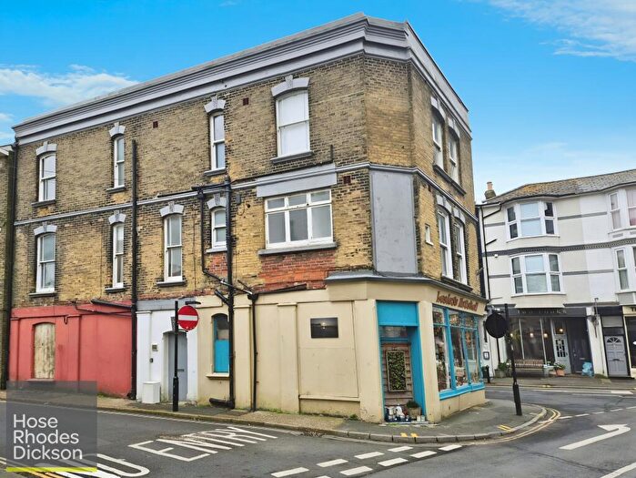 1 Bedroom Apartment To Rent In Pier Street, Ventnor, PO38