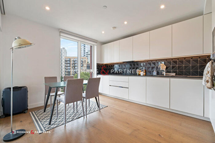 2 Bedroom Apartment To Rent In Weymouth Building, Elephant & Castle, SE17