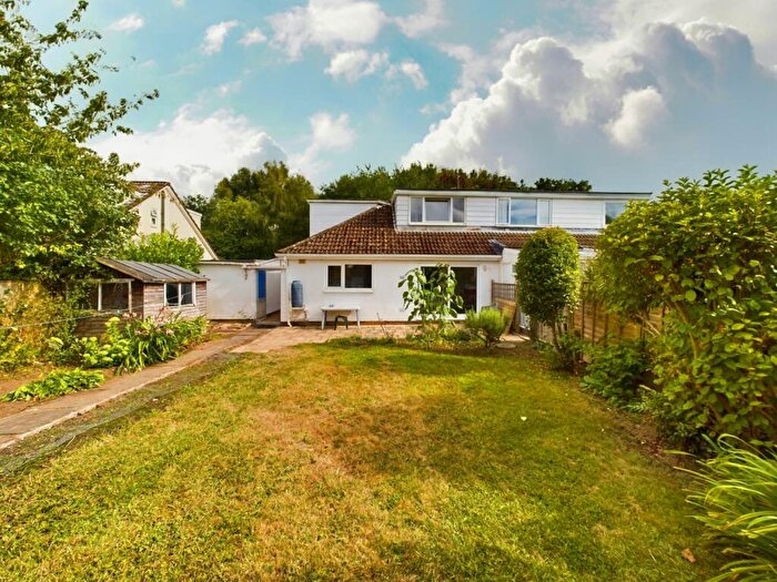 4 Bedroom Bungalow For Sale In Brookside Drive, Frampton Cotterell, Bristol, BS36