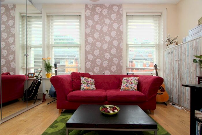 1 Bedroom Flat To Rent In Palace Gates Road, London, N22
