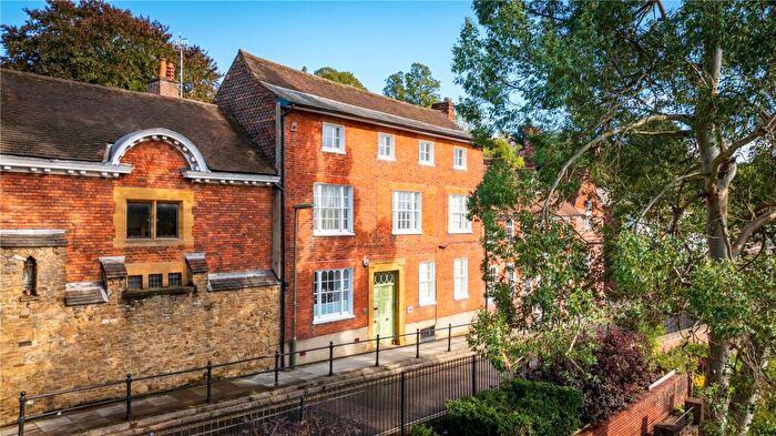 5 Bedroom House For Sale In Quarry Street, Guildford, Surrey, GU1