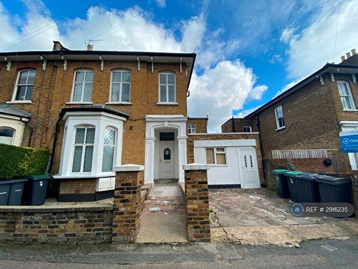 3 Bedroom Maisonette To Rent In Bedford Road, London, N15