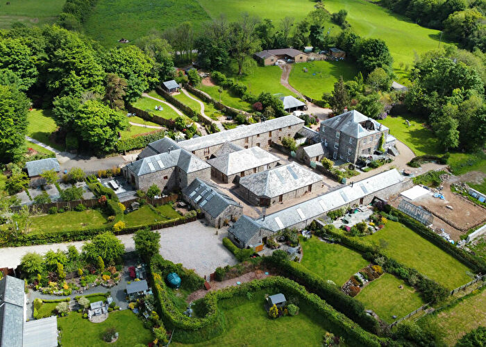 3 Bedroom Barn Conversion For Sale In Week, Brentor, PL19