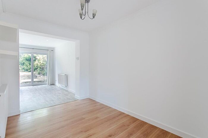 3 Bedroom Terraced House For Sale In Swanston Muir, Edinburgh, EH10