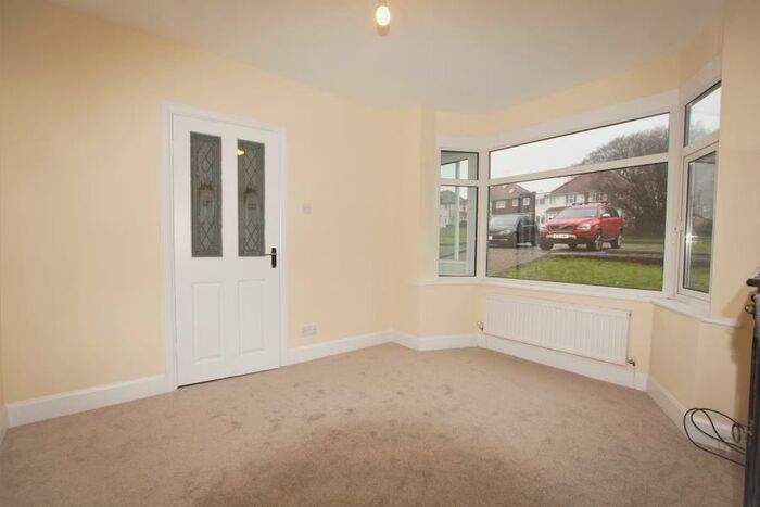 3 Bedroom Semi-Detached House To Rent In Broad Lane, B14