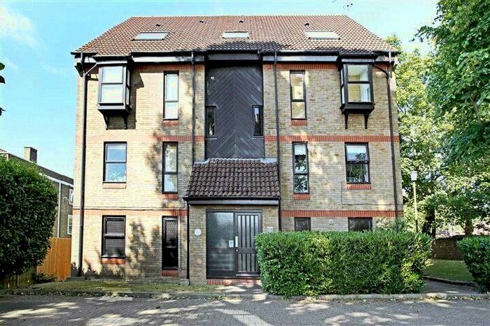 Studio To Rent In Wycherley Close Blackheath London, SE3