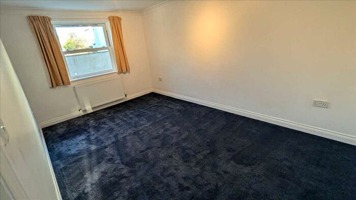2 Bedroom Flat To Rent In Avonwick Apartments, Aveland Road, Torquay, TQ1