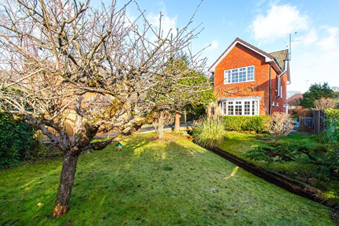 4 Bedroom Detached House For Sale In Kings Road, Fleet, GU51