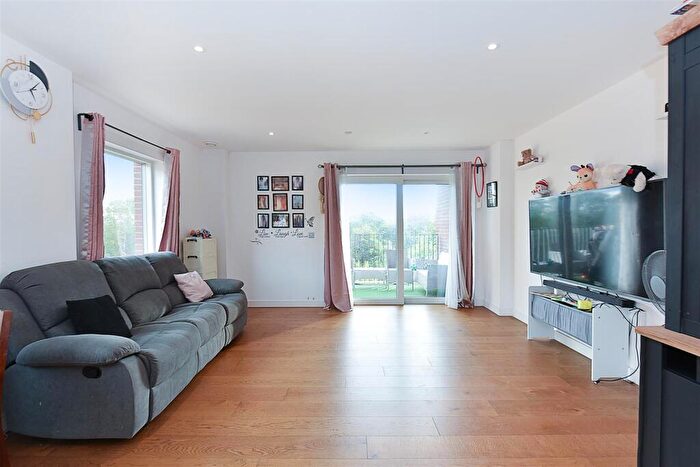 3 Bedroom Apartment For Sale In Achill Close, London, NW9