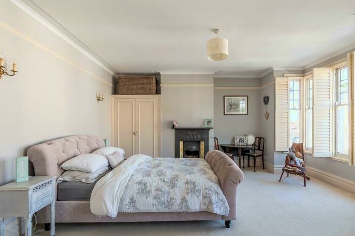 5 Bedroom Terraced House To Rent In St. Albans Road - Westbury Park, BS6
