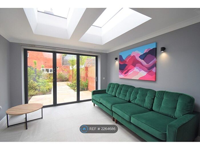 3 Bedroom Flat To Rent In Addington Road, Reading, RG1