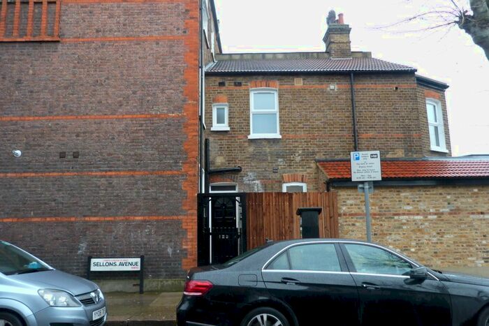 Studio To Rent In Park Parade, London, NW10