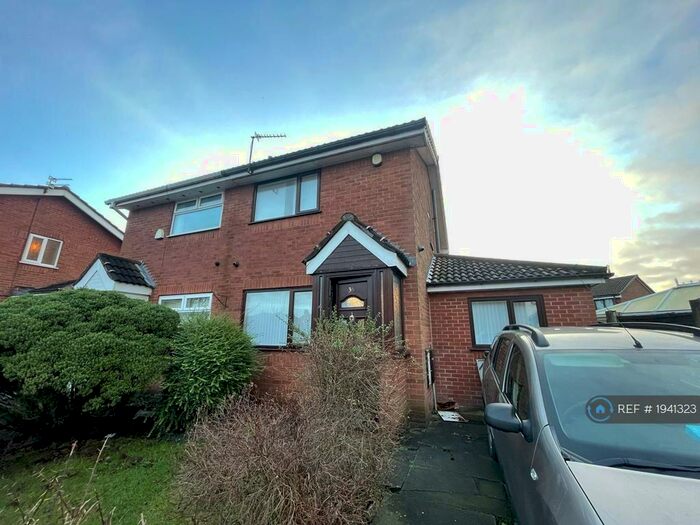3 Bedroom Semi-Detached House To Rent In Leech Brook Avenue, Audenshaw, Manchester, M34