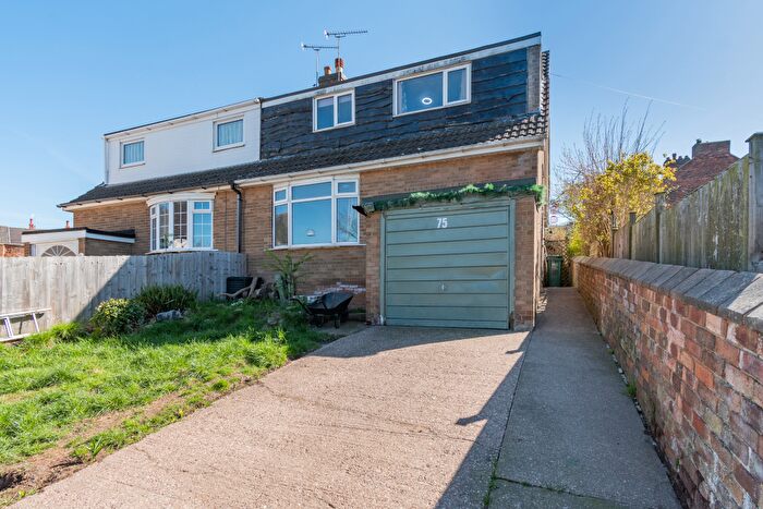 3 Bedroom Semi-Detached House For Sale In West Street, Swadlincote, DE11