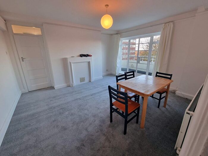 2 Bedroom Flat To Rent In Northwood Hall, Hornsey Lane, Highate, London, N6
