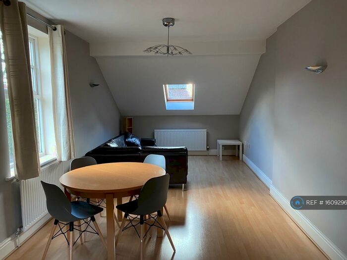 1 Bedroom Flat To Rent In Barlow Moor Road, Manchester, M20