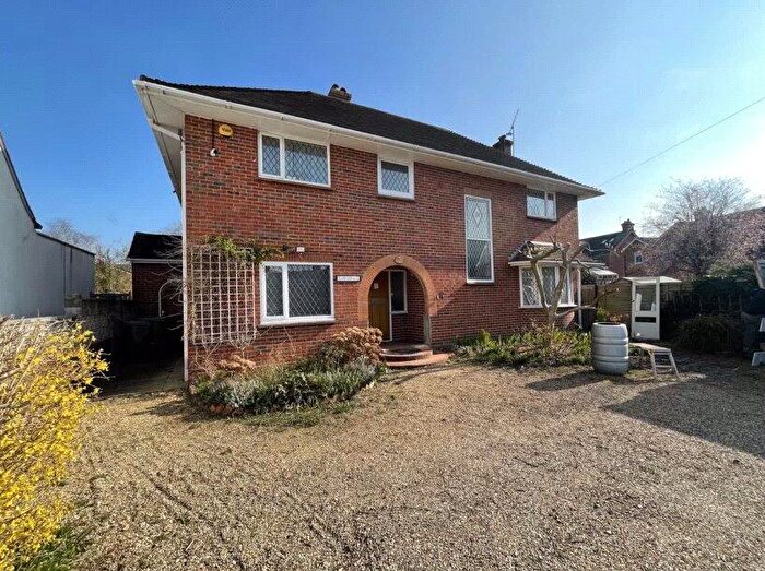 4 Bedroom Detached House To Rent In Rideway Close, Camberley, GU15