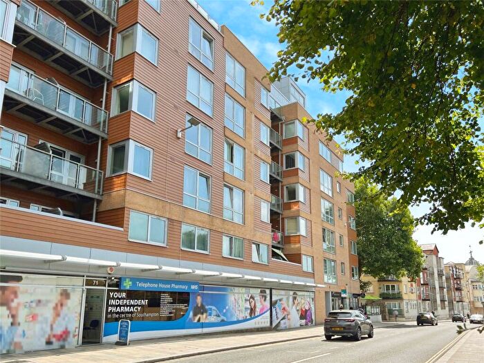 2 Bedroom Apartment For Sale In High Street, Southampton, Hampshire, SO14