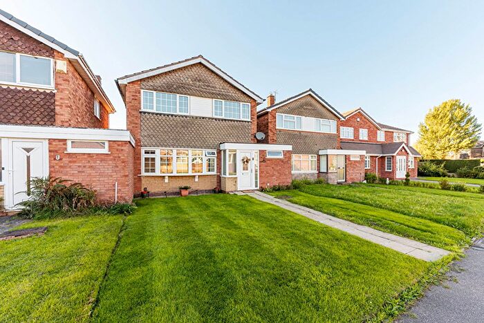 3 Bedroom Detached House For Sale In Heygate Way, Aldridge, WS9