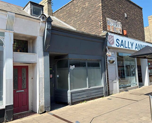 2 Bedroom Flat For Sale In London Road South, Lowestoft, NR33