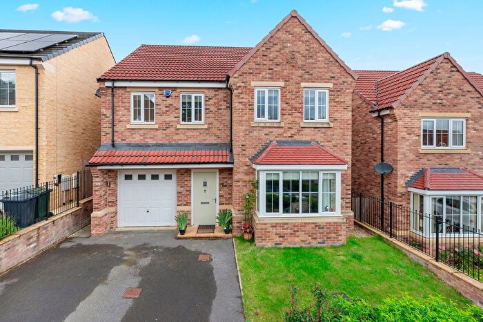 4 Bedroom Detached House For Sale In Lapwing Avenue, Menston, LS29