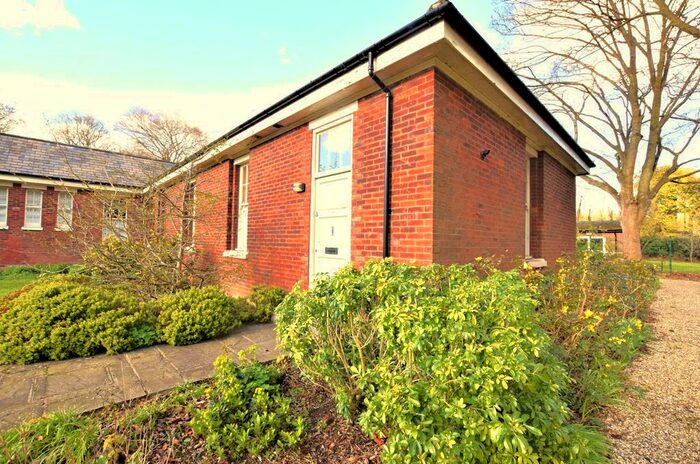 1 Bedroom Bungalow To Rent In The Parade, Caversfield, Bicester, OX27