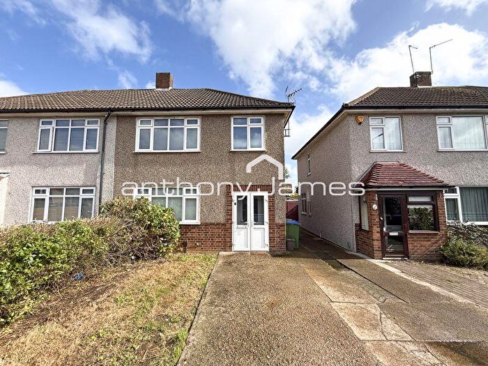 3 Bedroom Semi-Detached House To Rent In Bedonwell Road, Bexleyheath, DA7