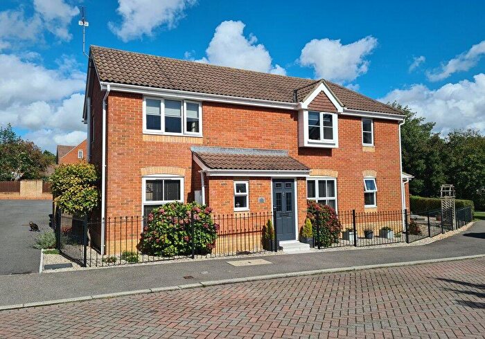 3 Bedroom End Of Terrace House For Sale In Jessica Crescent, Totton, Southampton, SO40