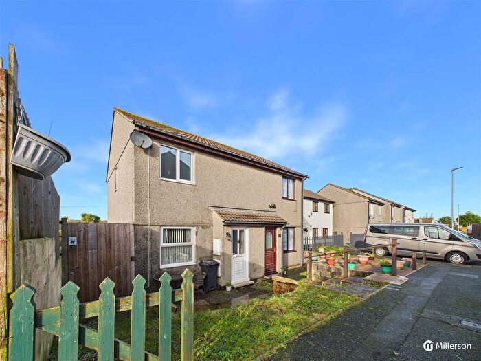 2 Bedroom End Terrace House For Sale In Ellis Close, Hayle, TR27