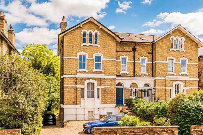 2 Bedroom Flat To Rent In St. Margarets Road, St Margarets, TW1