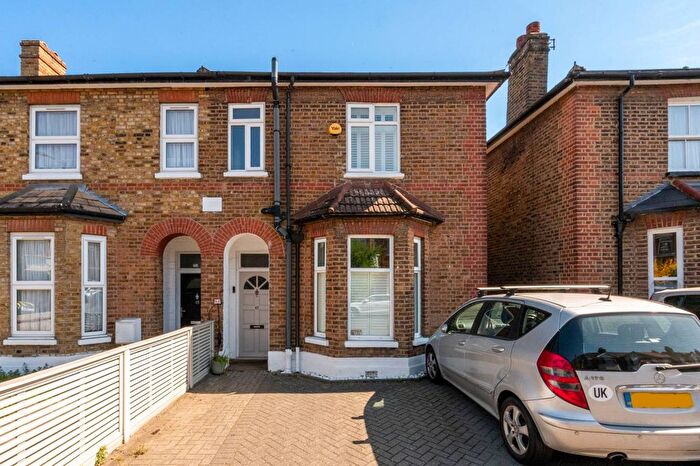 3 Bedroom Property To Rent In Manor Road, Richmond, TW9