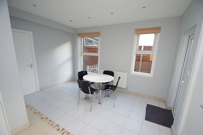 4 Bedroom Flat To Rent In Reading Court, Watford, WD17