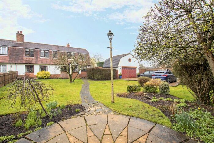 3 Bedroom Semi-Detached House For Sale In Epping Green, Hertford, SG13