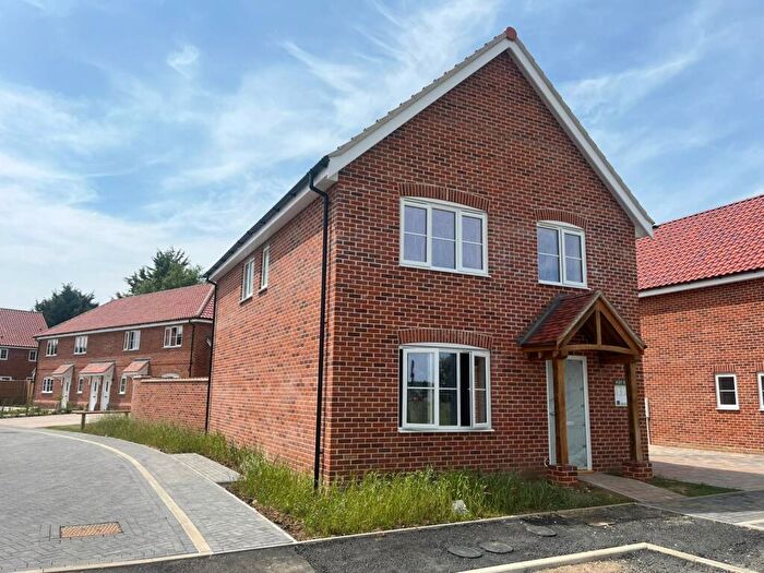 4 Bedroom Detached House For Sale In Norwich Road, Yaxham, Dereham, NR19