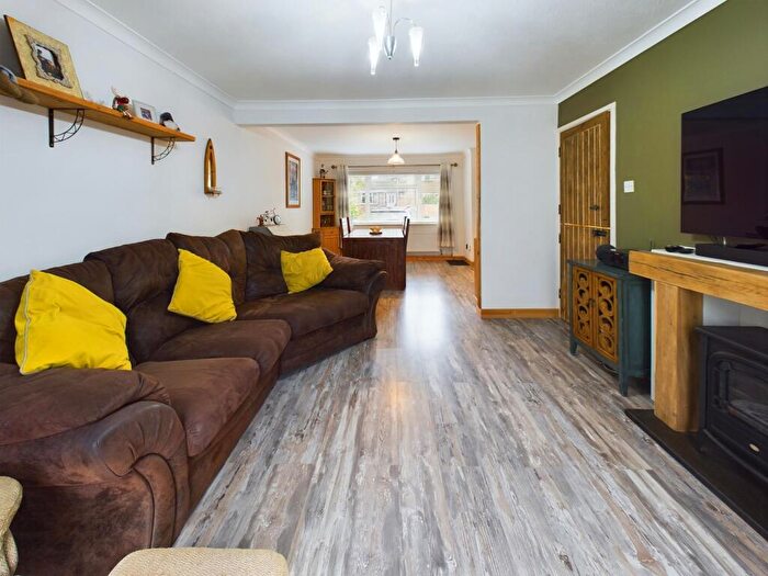 4 Bedroom Terraced House For Sale In Hartleys, Silchester, RG7