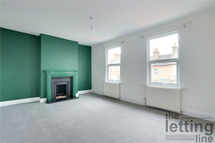 1 Bedroom Apartment To Rent In Churchbury Road, Enfield, Middlesex, EN1