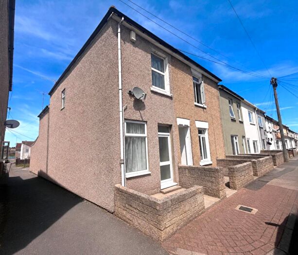 3 Bedroom End Of Terrace House To Rent In William Street, Swindon, Wiltshire, SN1