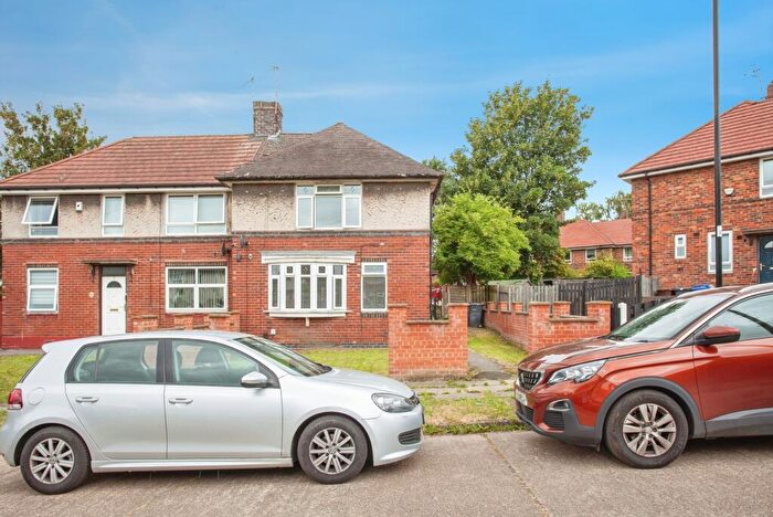 3 Bedroom Semi-Detached House For Sale In Milnrow Drive, Sheffield, S5