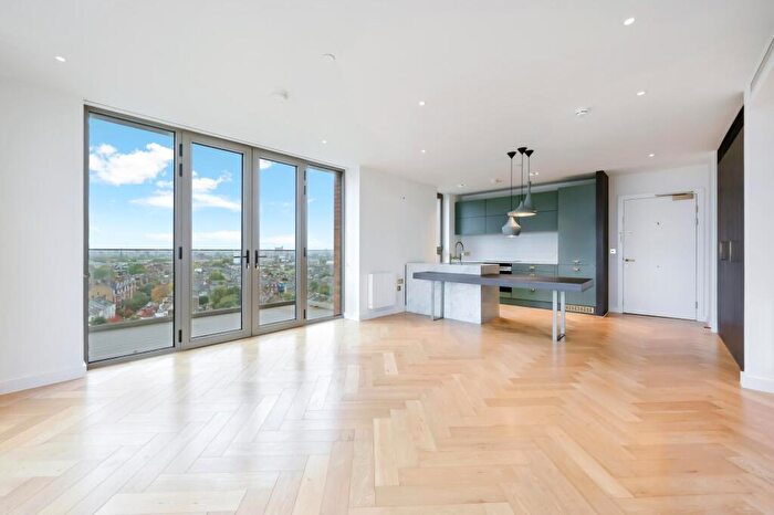 2 Bedroom Apartment To Rent In Lessing Building, West Hampstead Square, NW6