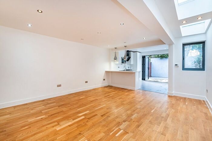 2 Bedroom Flat To Rent In Tennyson Road, London, NW6