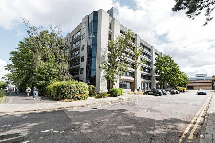 1 Bedroom Flat For Sale In Skyline House, Swingate, Stevenage, Hertfordshire, SG1